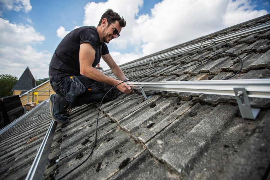 Running solar cabling along the mounting rails